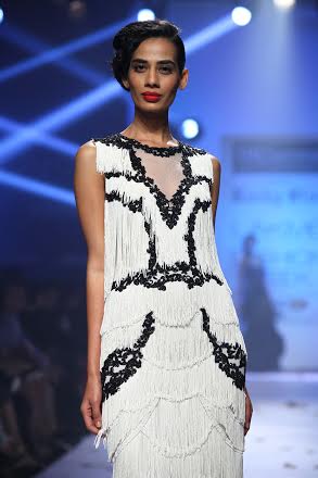Diana Penty  walks the ramp at Lakme Fashion Week  