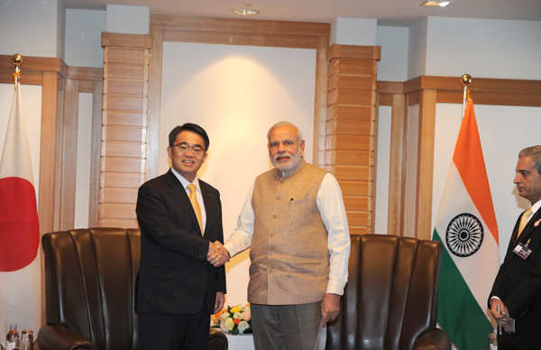 Japan: PM Modi plays drums 