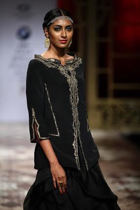 Raghavendra Rathore  showcases collection at Bridal Fashion Week