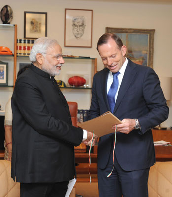 Narendra Modi being warmly received by the Prime Minister of Australia