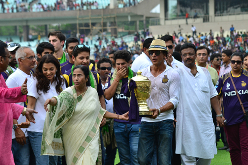 Eden felicitates SRK, KKR