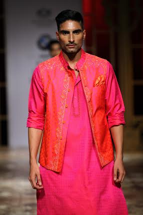 Raghavendra Rathore  showcases collection at Bridal Fashion Week