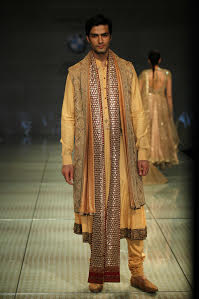 Tarun Tahiliani showcases at Bridal Fashion Week
