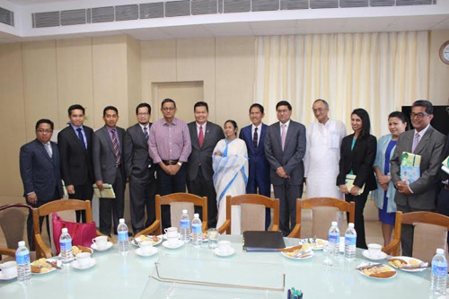 Mamata meets High Commissioner of Malaysia to India 