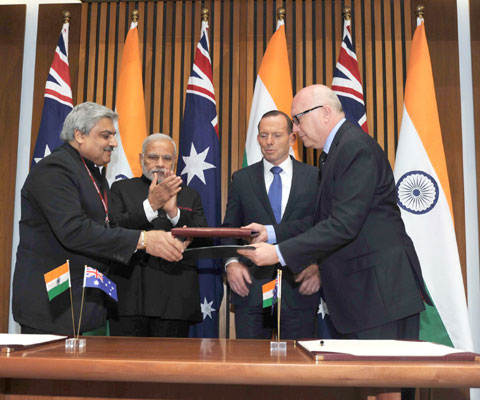 Narendra Modi being warmly received by the Prime Minister of Australia
