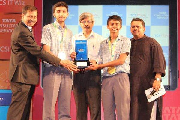 Kerala Samajan High School wins quiz contest