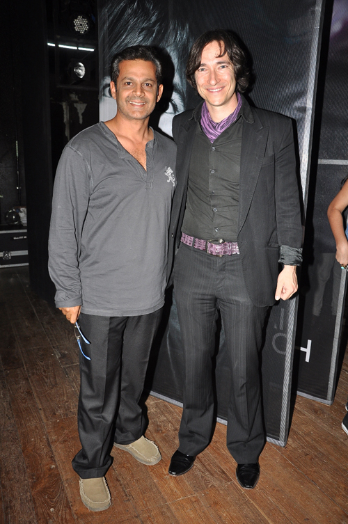 Nicolai Friedrich confounds with magical illusion 