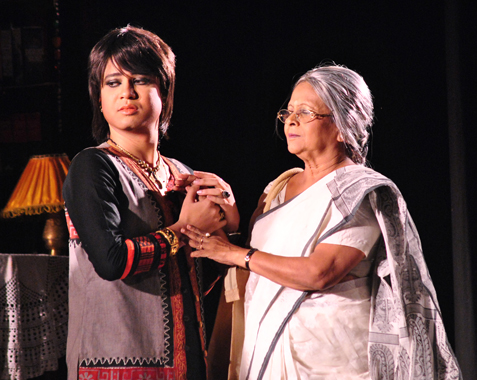 Stage tribute to filmmaker Rituparno