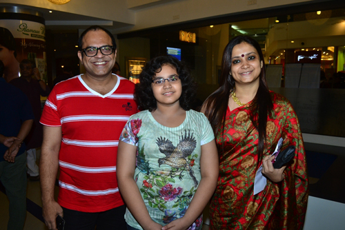 Stars glitter at 'Chaar' premiere in Kolkata