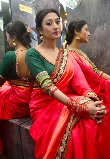 Paoli showcases  Zamaara's latest collection