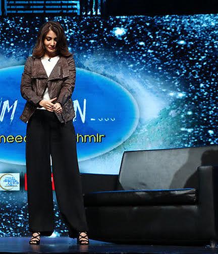 Ranbir, Anushka pledge their movie costumes for charity