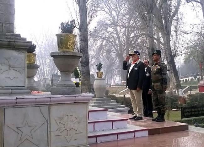 Modi pays tribute to martyrs 