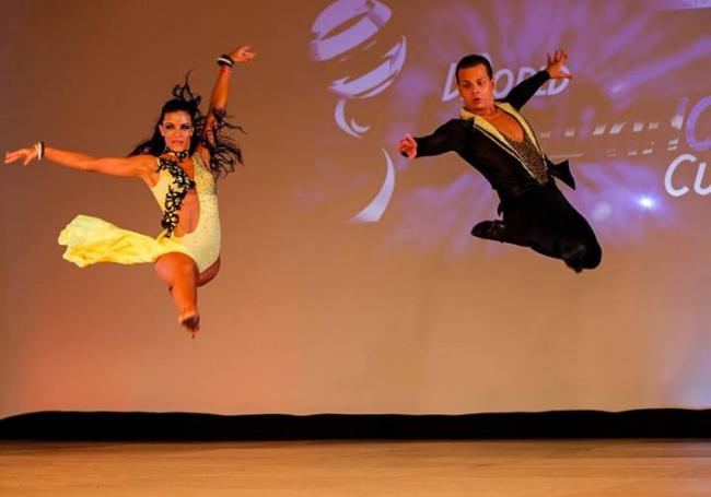 Kolkatans groove to Latino numbers at dance fiesta 