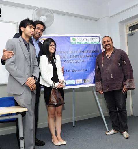  Lesle Lewis performs at IIMUN Kolkata Chapter