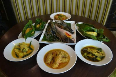 Kolkata Illish-Chingri Judha festival