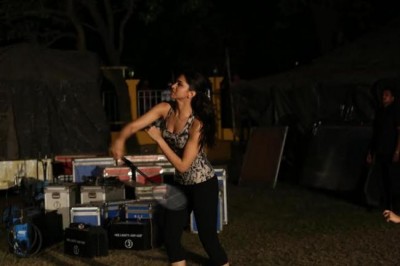 Deepika gets sporty on the sets of Piku