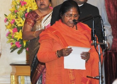 Sadhvi Niranjan apologizes for remarks, Oppn. demands her ouster