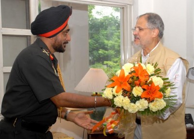 Western Army Commander calls on Lieutenant Governor of Delhi