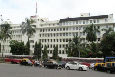 BEST buses go off road in Mumbai