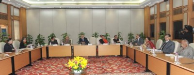 Modi urges fast-tracking of pro-farmer initiatives