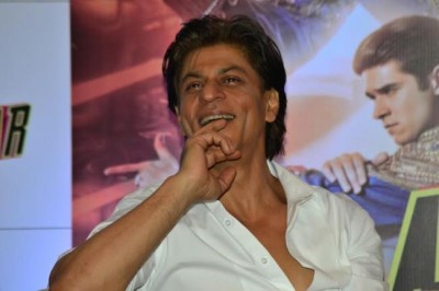 Amitabh, Shah Rukh glam up 20th KFF inauguration 