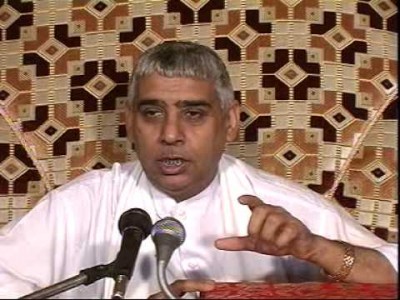 Hisar turns to war-zone after police tries to arrest 'godman' Rampal