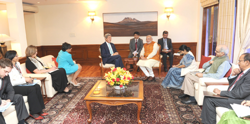  Mr. John Kerry and the US Secretary of Commerce, Ms. Penny Pritzker calling on the Prime Minister