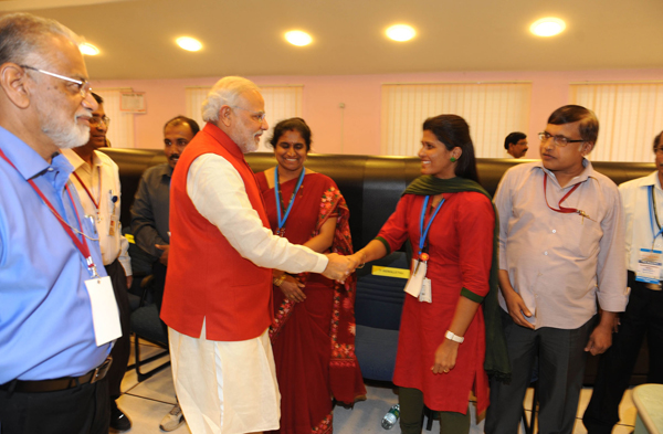 Modi congratulates ISRO scientists on Mars Mission success 