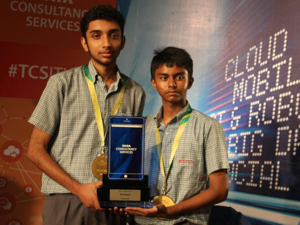 Kerala Samajan High School wins quiz contest