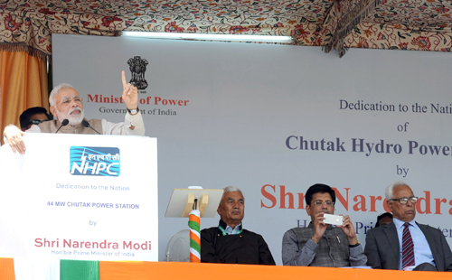 Shri Narendra Modi arrives at Kargil Airport