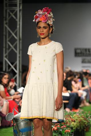 Aneeth Arora showcases designs at  WLIFW 