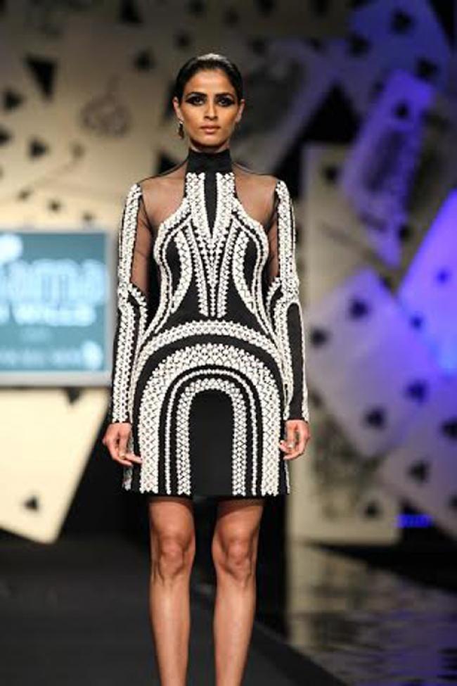 Wills Fashion Week: Pankaj & Nidhi
