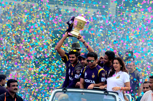 Eden felicitates SRK, KKR
