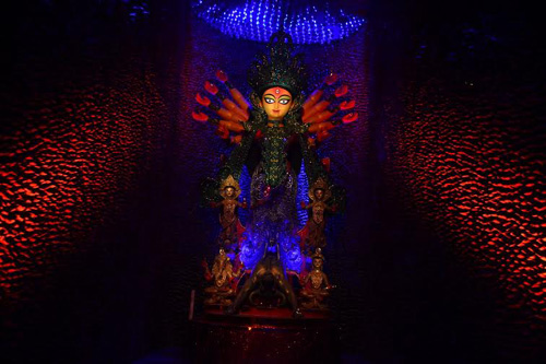 Festive fever grips Kolkata