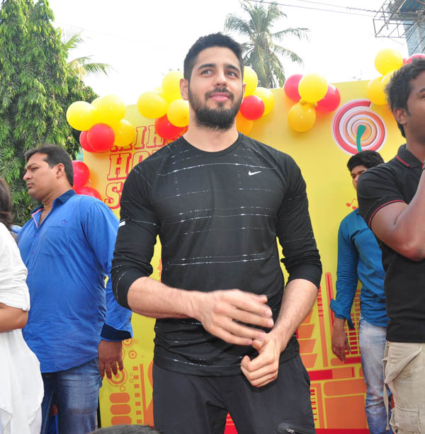 Sidharth Malhotra cycles for equal street