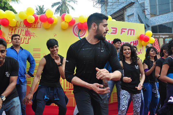 Sidharth Malhotra cycles for equal street