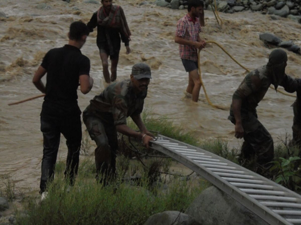 J&K flood Army continues relief operations