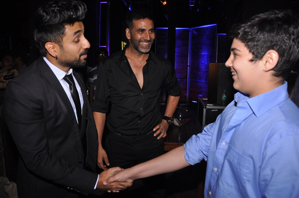 Akshay Kumar, Twinkle Khanna enjoy a hilarious evening at Vir Das show