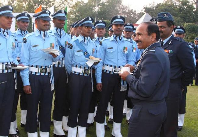 Arup Raha interacting with IAF Republic Day Parade 2015 marching contingent