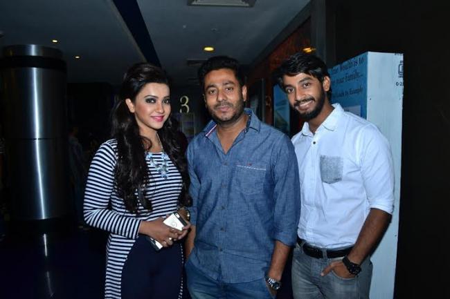  Tollywood actors attend premeire of Jomer Raja Dilo Bor
