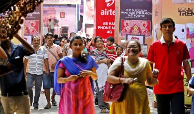 Durga Puja: Kolkata gears up for Maha Saptami celebrations