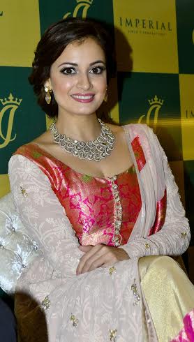 Dia Mirza inaugurates jewellery showroom in Kolkata