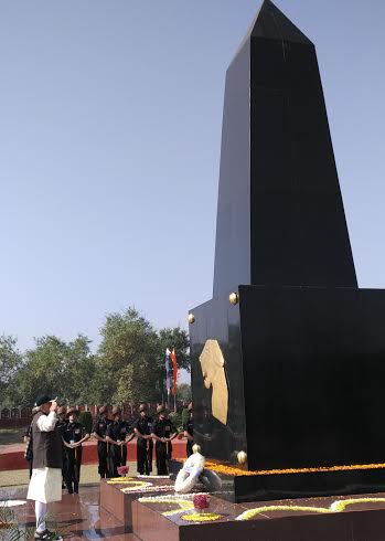 Narendra Modi with the soldiers at the Dograi War Memorial