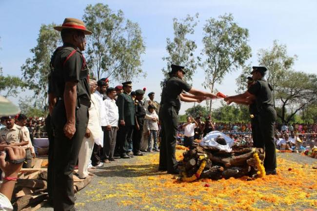 Col Santosh Mahadik cremated