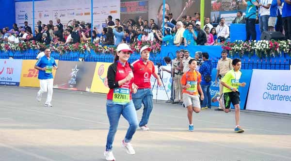 Dia Mirza supports Swades Foundation at  Mumbai Marathon
