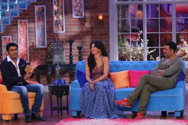 Akshay Kumar, Shruti Hassan visit on sets of Comedy Nights with Kapil