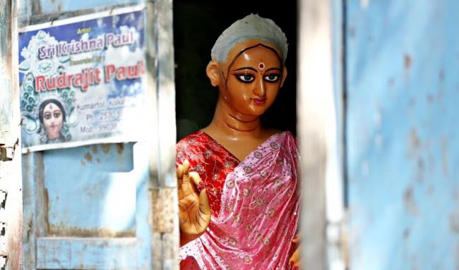 Bengalis gear up to worship Goddess Laxmi 