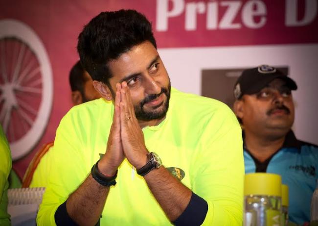 Abhishek attends 'Nashik Peloton'  cycling race