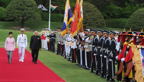 Modi at the official Welcoming Ceremony in his honour