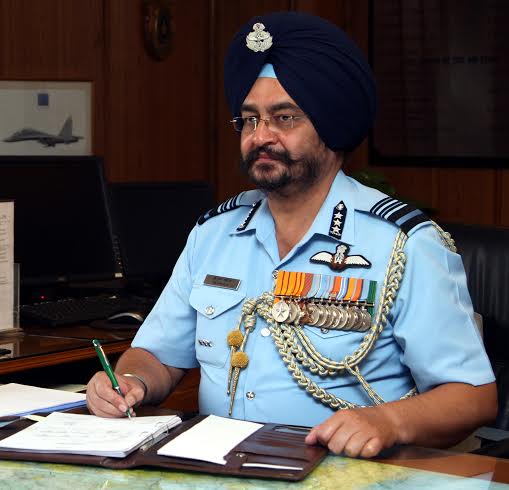 Dhanoa takes over as VC of air staff
